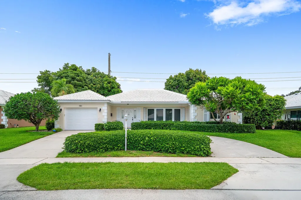 781 Apple Tree Lane Boca Raton FL 33486