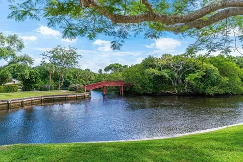 781 Apple Tree Lane Boca Raton FL 33486