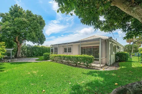 781 Apple Tree Lane Boca Raton FL 33486
