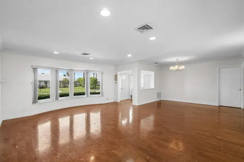 781 Apple Tree Lane Boca Raton FL 33486