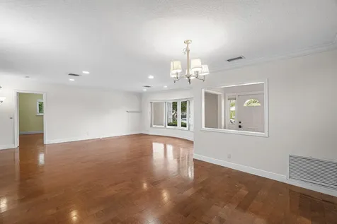 781 Apple Tree Lane Boca Raton FL 33486