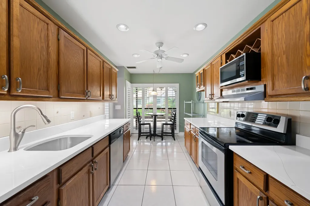 3018 Lakeshore Drive Deerfield Beach FL 33442