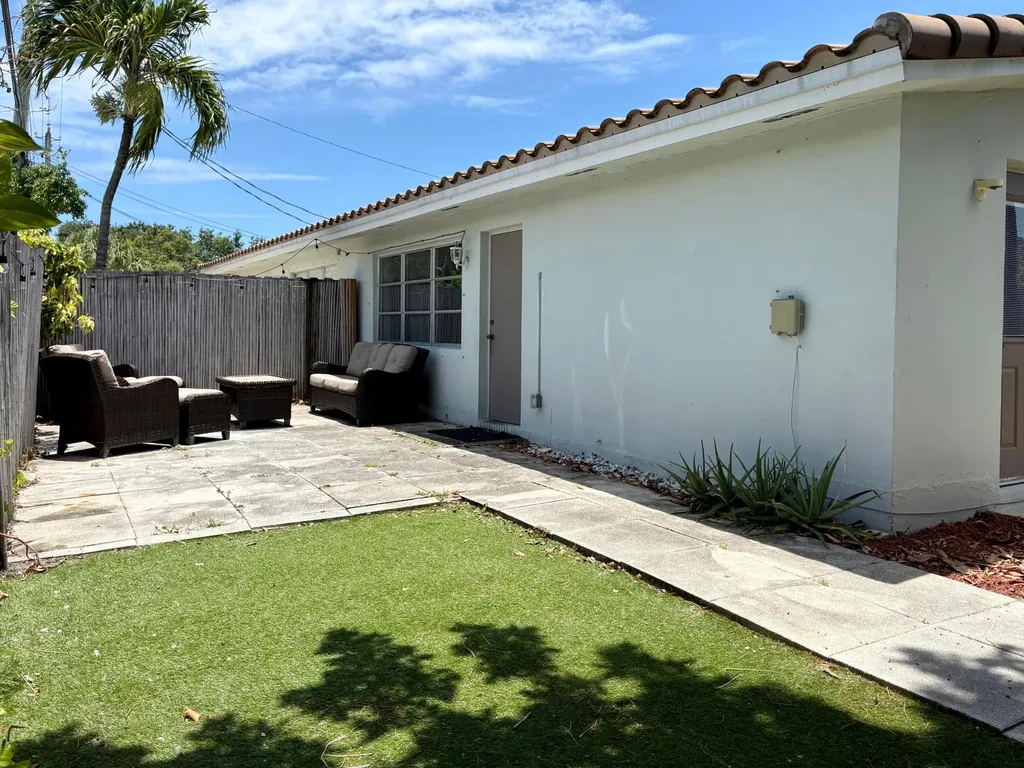 1605 NE 50th Court Fort Lauderdale FL 33334