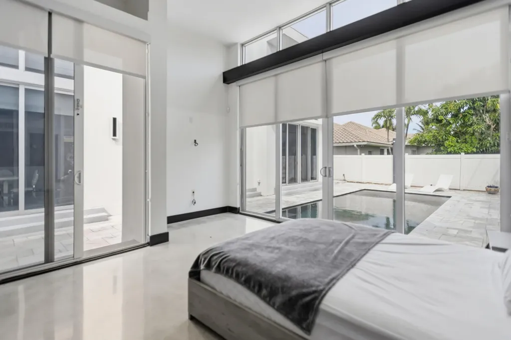 284 NE 7th Street Boca Raton FL 33432