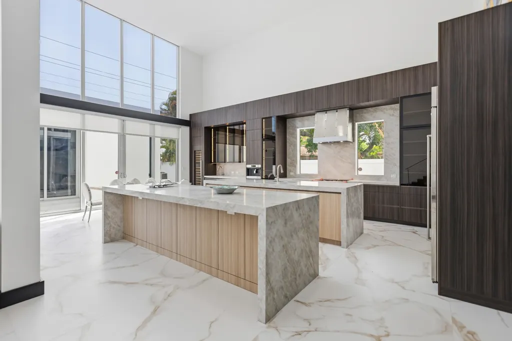 284 NE 7th Street Boca Raton FL 33432