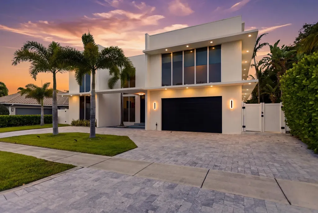 284 NE 7th Street Boca Raton FL 33432