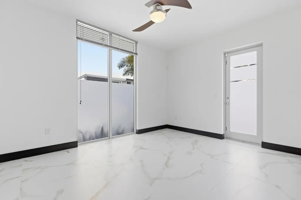 284 NE 7th Street Boca Raton FL 33432