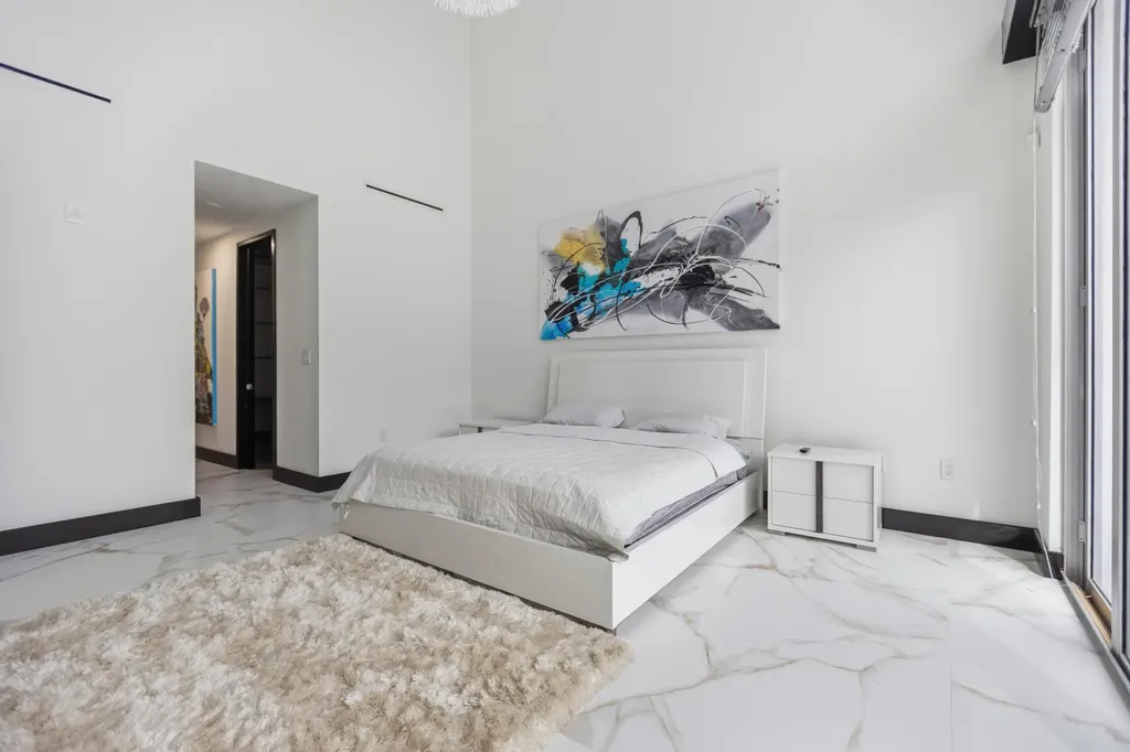 284 NE 7th Street Boca Raton FL 33432