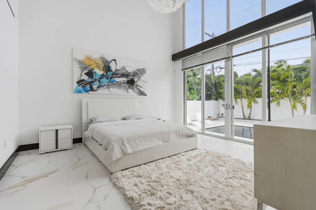 284 NE 7th Street Boca Raton FL 33432