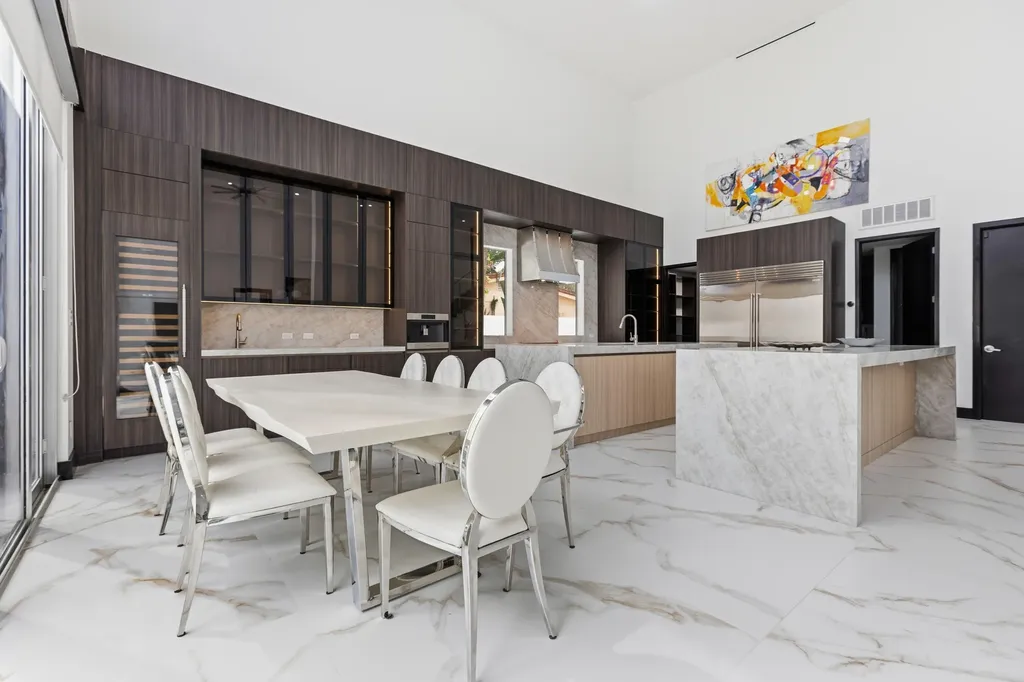 284 NE 7th Street Boca Raton FL 33432