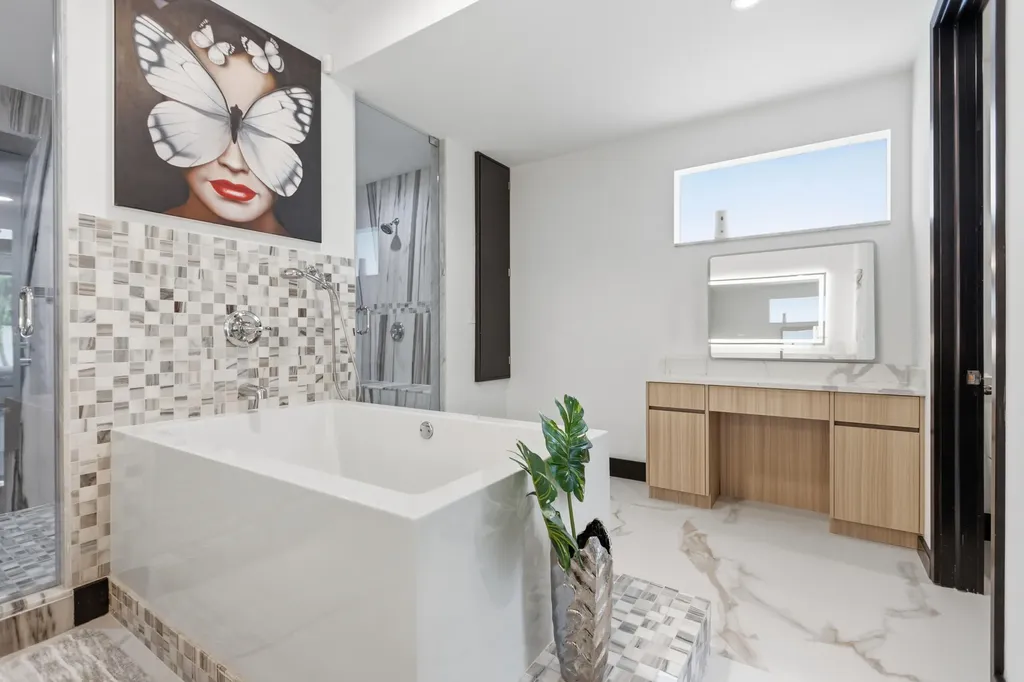 284 NE 7th Street Boca Raton FL 33432
