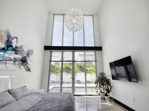 284 NE 7th Street Boca Raton FL 33432