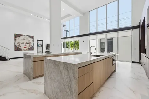 284 NE 7th Street Boca Raton FL 33432