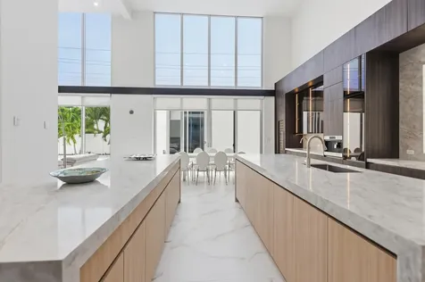 284 NE 7th Street Boca Raton FL 33432