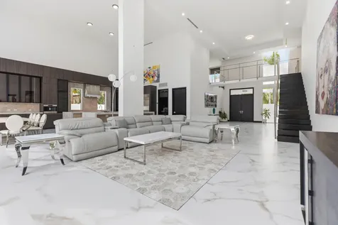 284 NE 7th Street Boca Raton FL 33432