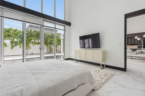 284 NE 7th Street Boca Raton FL 33432