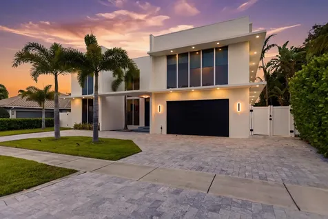 284 NE 7th Street Boca Raton FL 33432