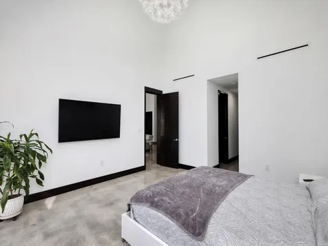 284 NE 7th Street Boca Raton FL 33432