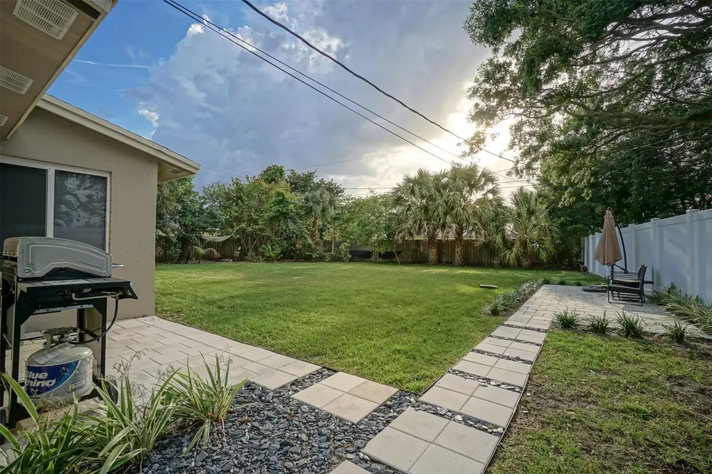 1634 NE 3rd Avenue Delray Beach FL 33444