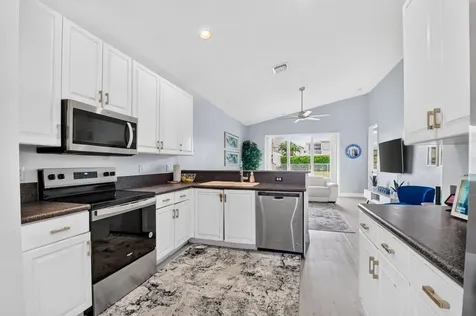 8049 Via Bolzano Greenacres FL 33467