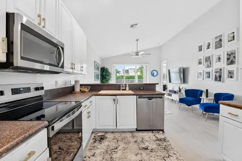 8049 Via Bolzano Greenacres FL 33467