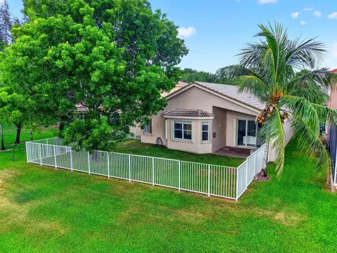 8049 Via Bolzano Greenacres FL 33467