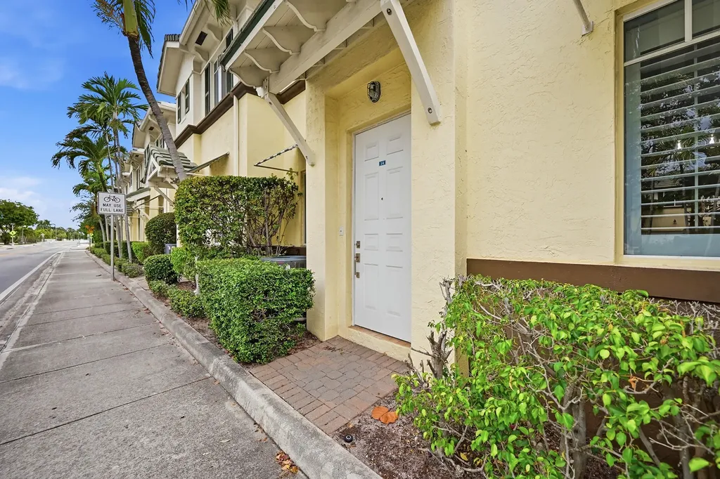 518 N Federal Highway Lake Worth FL 33460