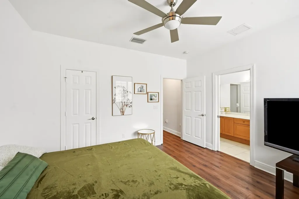 518 N Federal Highway Lake Worth FL 33460