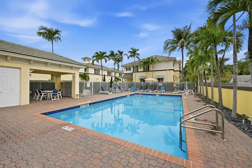 518 N Federal Highway Lake Worth FL 33460