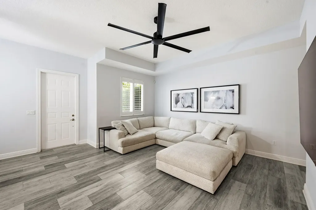518 N Federal Highway Lake Worth FL 33460