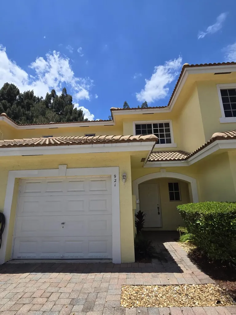 921 Imperial Lake Road West Palm Beach FL 33413