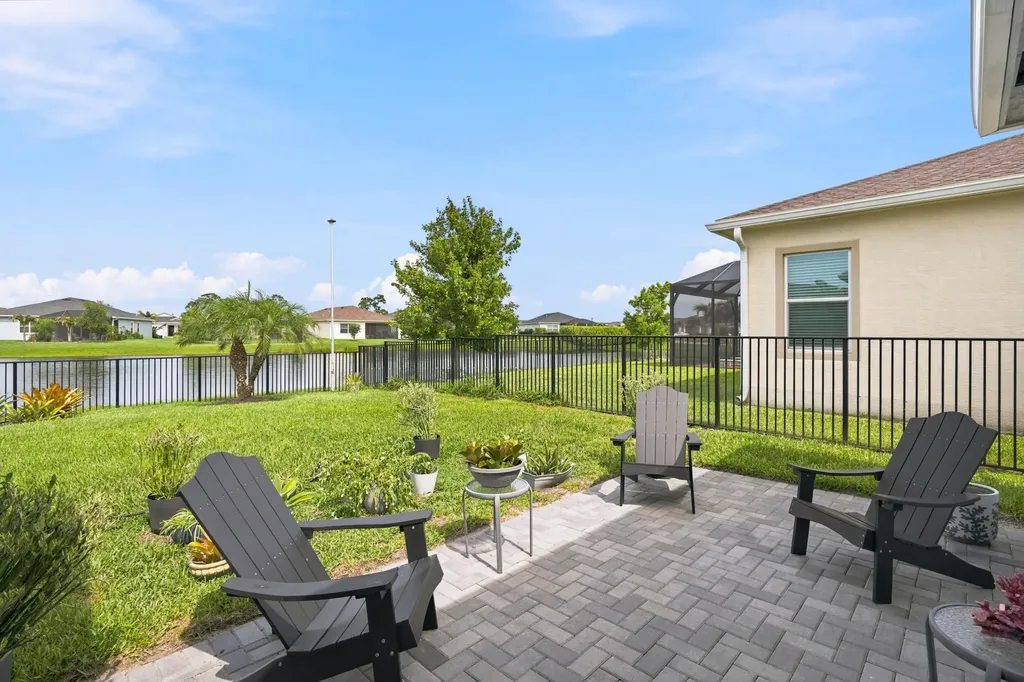 511 SE Mulberry Way Port St Lucie FL 34984