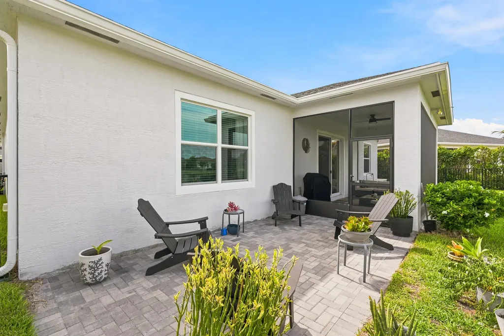 511 SE Mulberry Way Port St Lucie FL 34984