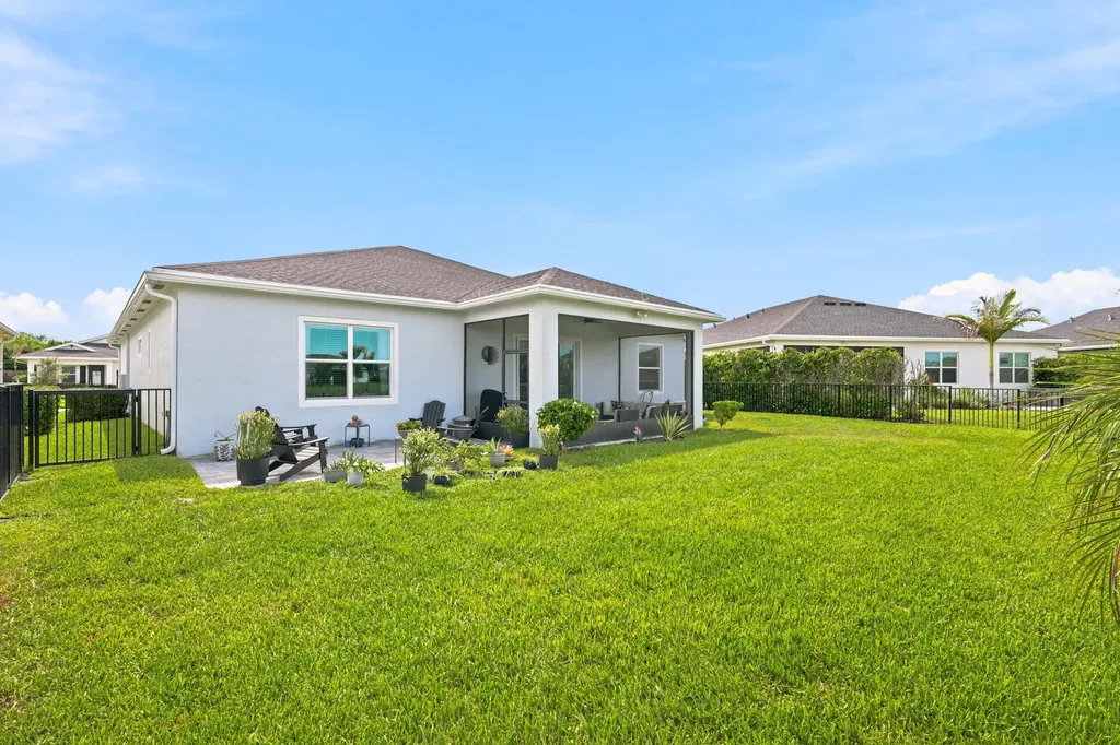 511 SE Mulberry Way Port St Lucie FL 34984