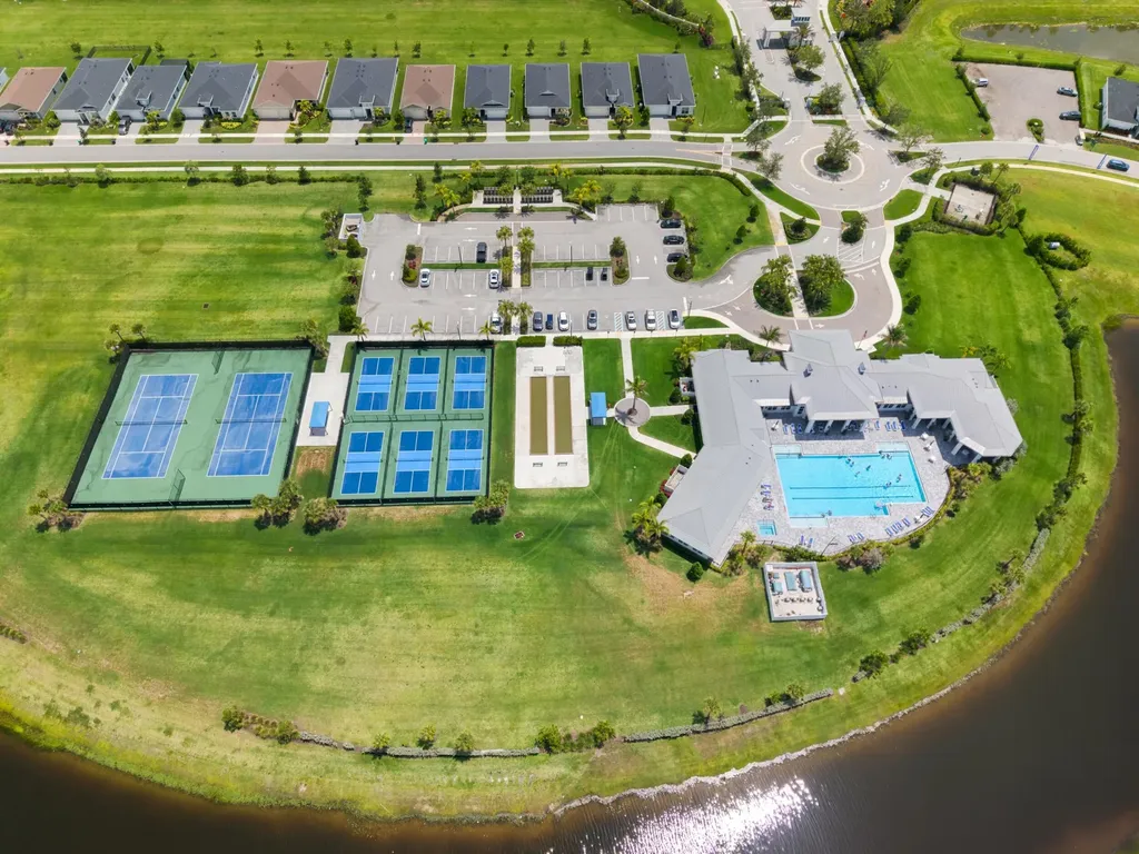 511 SE Mulberry Way Port St Lucie FL 34984