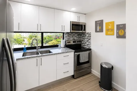 17021 N Bay Road Sunny Isles Beach FL 33160