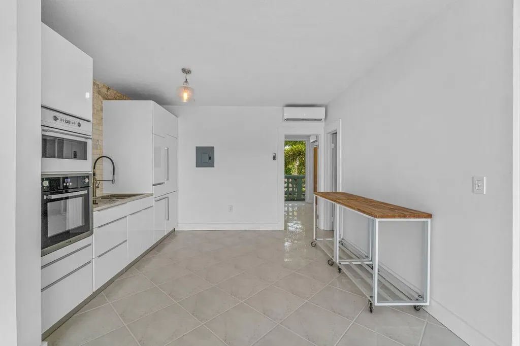 65 SE Spanish Trail Boca Raton FL 33432