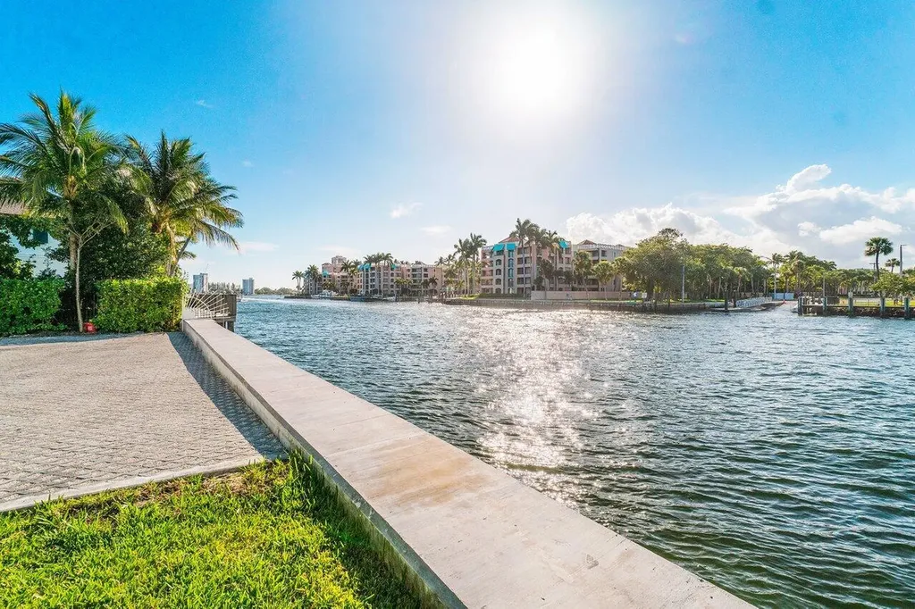 65 SE Spanish Trail Boca Raton FL 33432