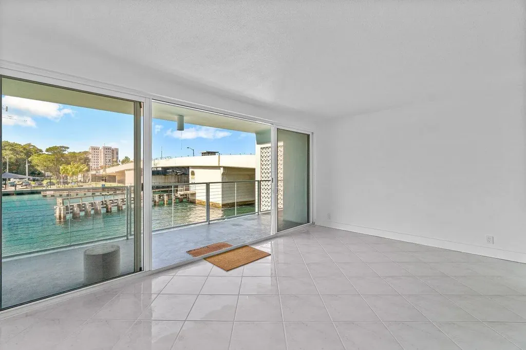 65 SE Spanish Trail Boca Raton FL 33432