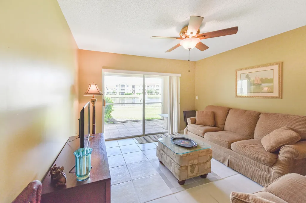 1590 S 42nd Circle Vero Beach FL 32967