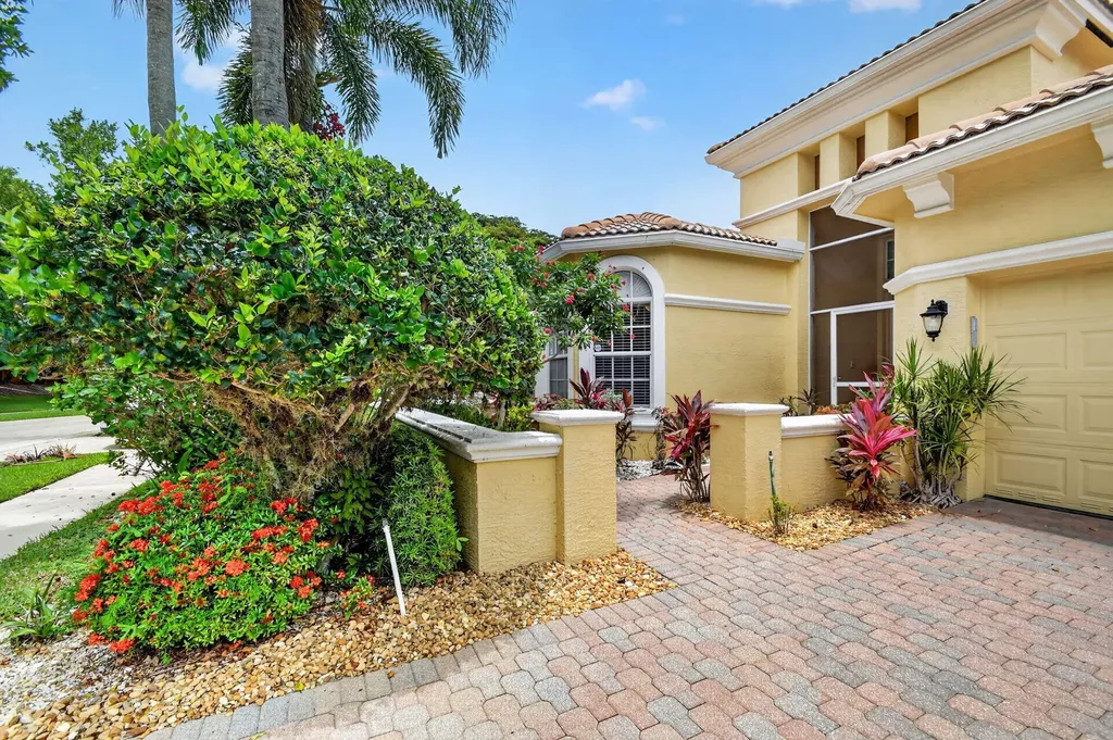 1848 Via Castello Wellington FL 33411