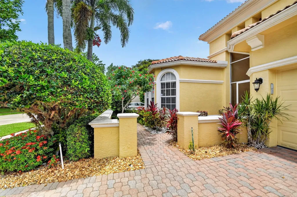 1848 Via Castello Wellington FL 33411