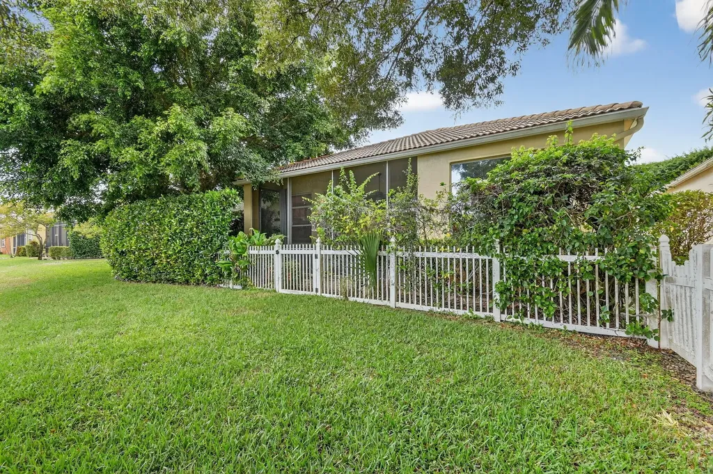 1848 Via Castello Wellington FL 33411