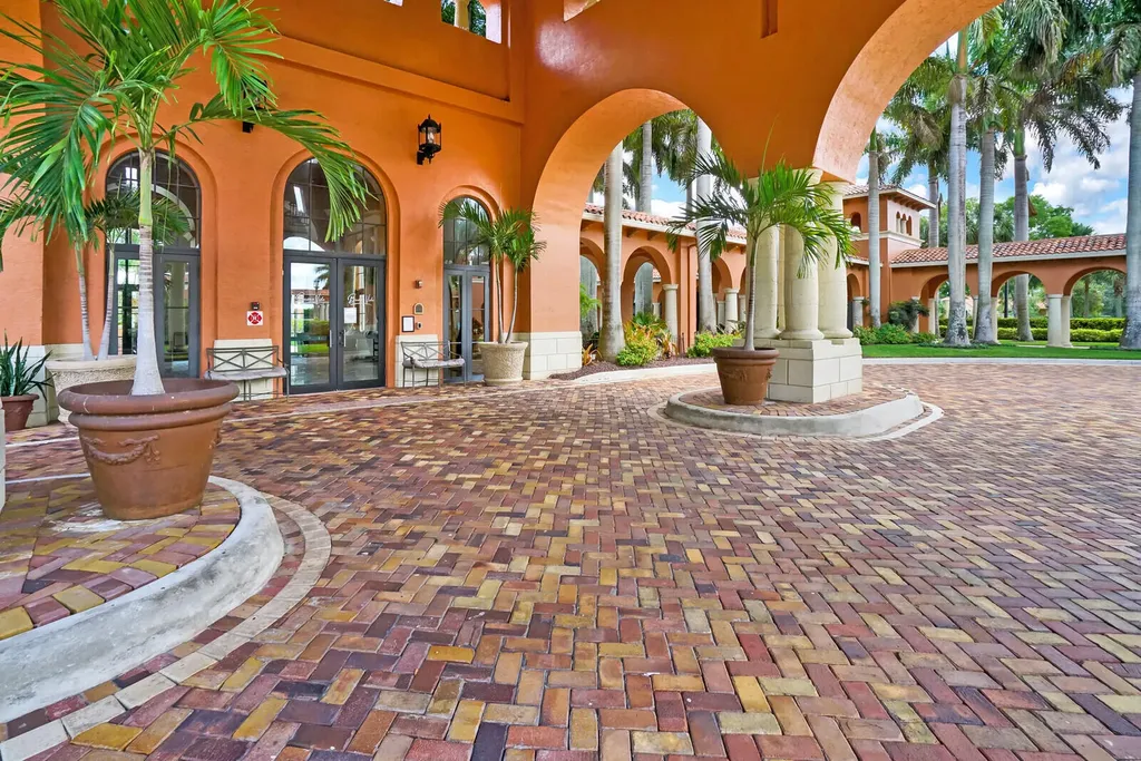 1848 Via Castello Wellington FL 33411