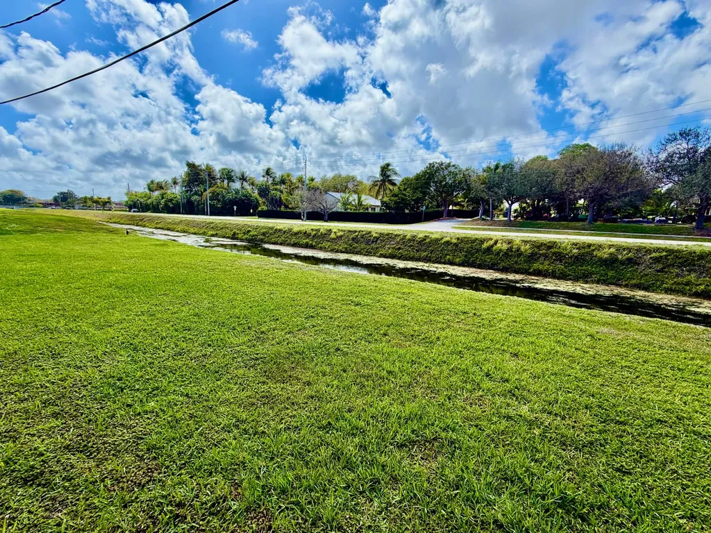 2821 Duke Lane Delray Beach FL 33445