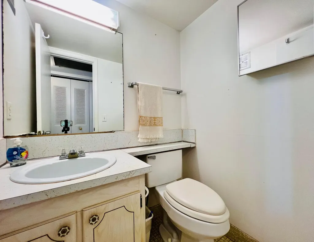 411 Southampton A West Palm Beach FL 33417