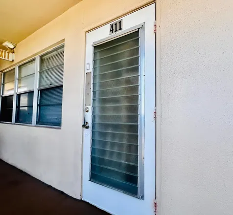 411 Southampton A West Palm Beach FL 33417