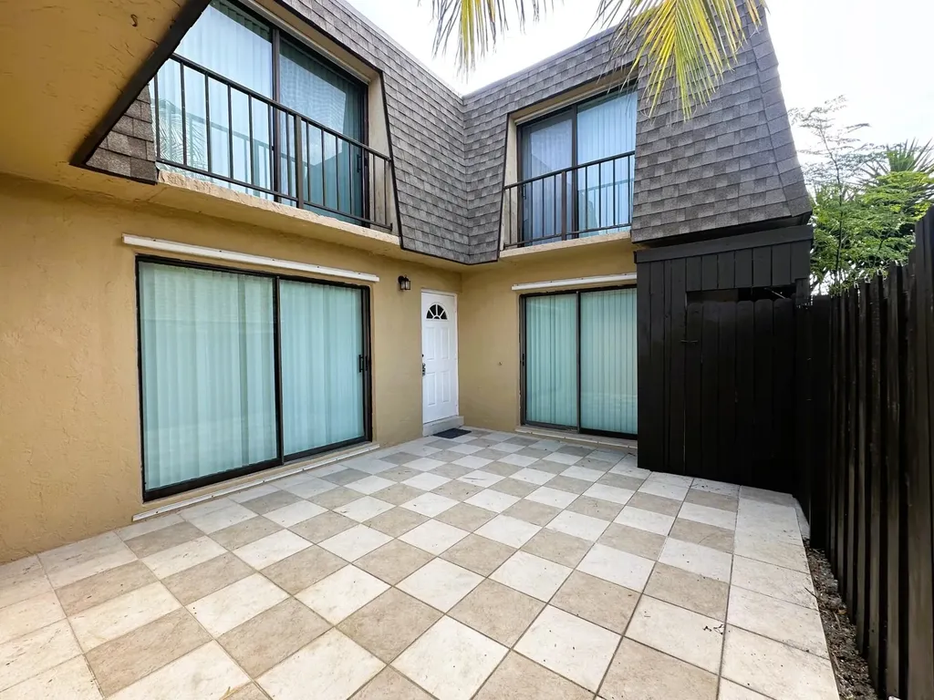 303 Waterview Drive Palm Springs FL 33461