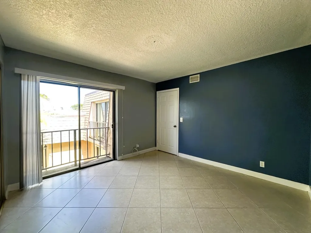 303 Waterview Drive Palm Springs FL 33461