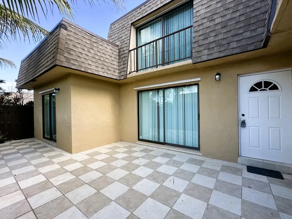 303 Waterview Drive Palm Springs FL 33461